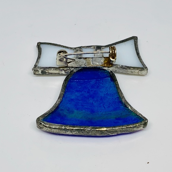 Unique artisan made stain glass bell brooch - Picture 4 of 4